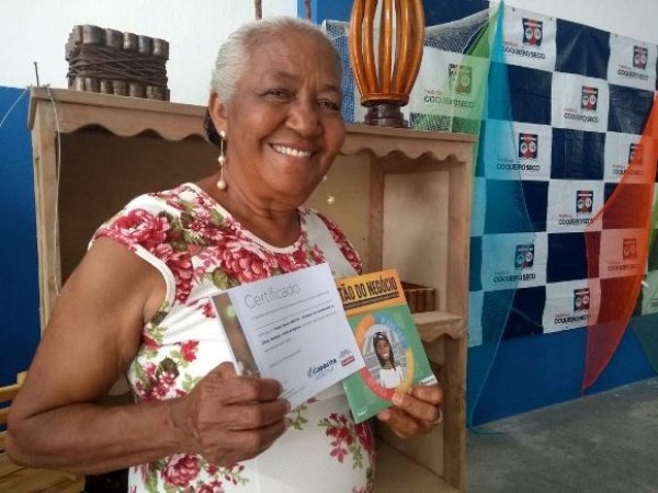 Além da entrega de mais de 50 Carteiras do Artesão, Sedetur distribuiu material sobre educação financeira e certificado aos participantes
