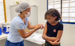 Mutirão da Saúde no Cadoz atualiza dados do Auxílio Brasil e vacinas
