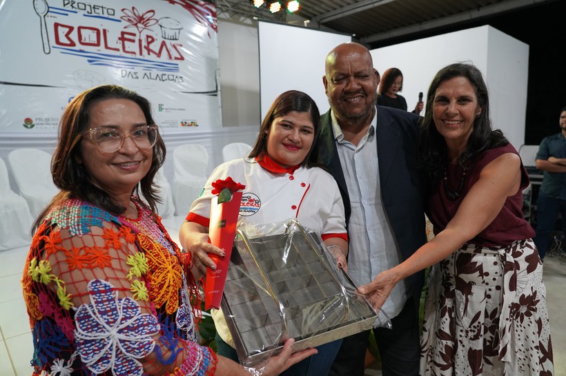 Helena Menezes, da Bioativo Consultoria (à esquerda) e Patrícia Bustamante (à direita) destacaram o empenho dos profissionais para a capacitação